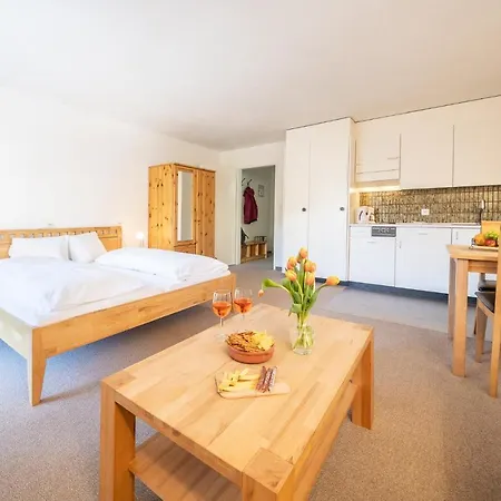 3206 Bequemes Und Helles